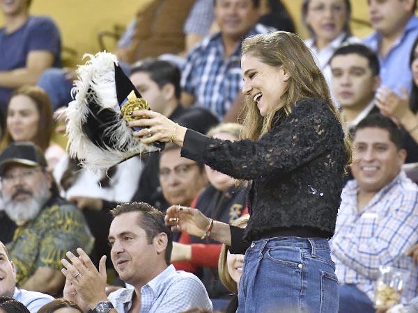 El tricornio en buenas manos