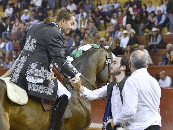 Emotivo brindis de Jorge