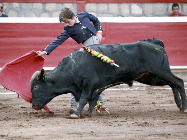 Abriendo el festejo