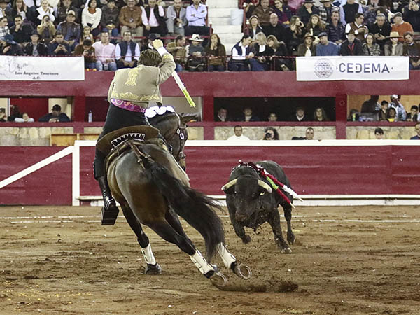 Javi abre el festejo