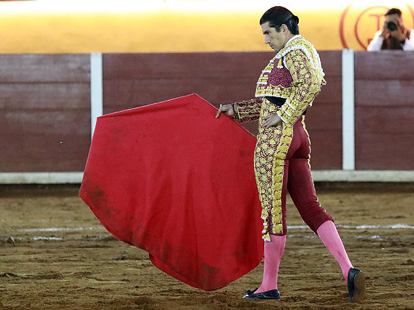 Calita un torero con sello