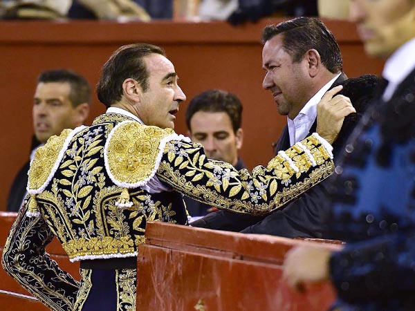 Emotivo brindis a Paco Olvera