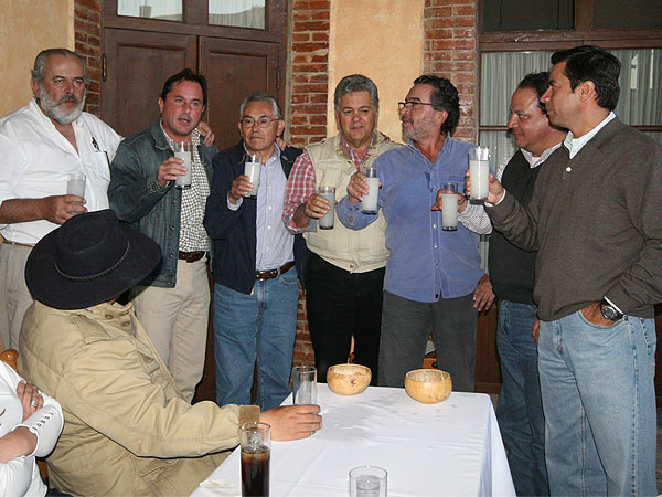 Brindis de hermandad