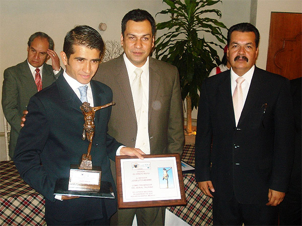 Joselito recibe su premio