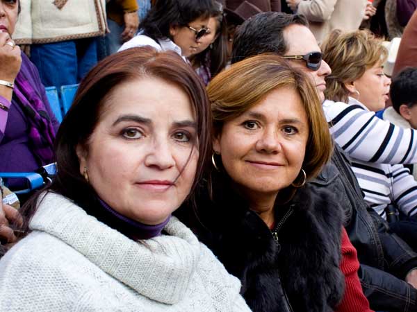 Patricia Orvaanos y amiga