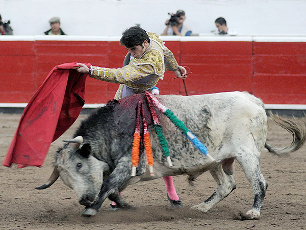 Estirndose en el pase de pecho