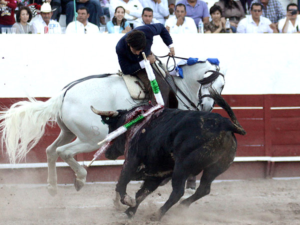 Encelando al toro de Puerta Grande