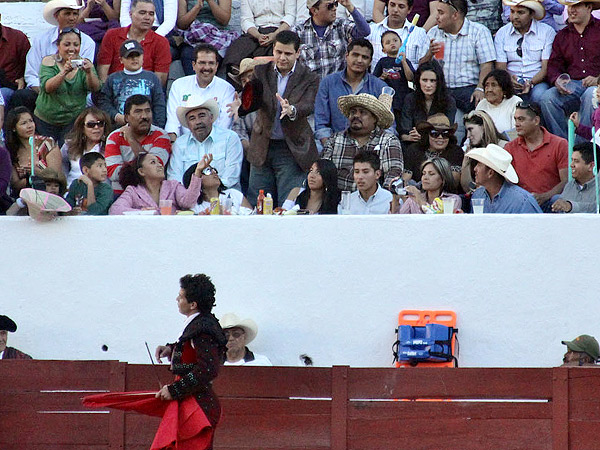 Brindis al gobernador Alonso