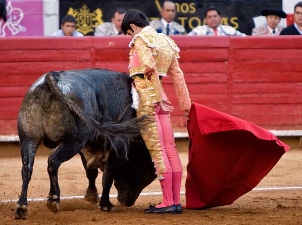 Gran faena frustrada por la espada