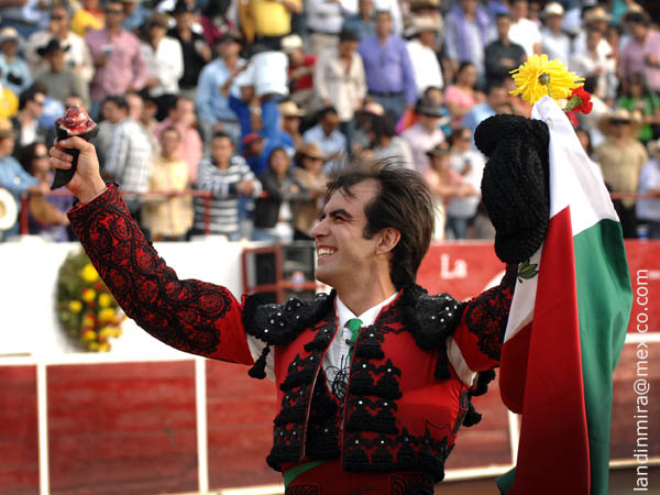 Bandera y oreja