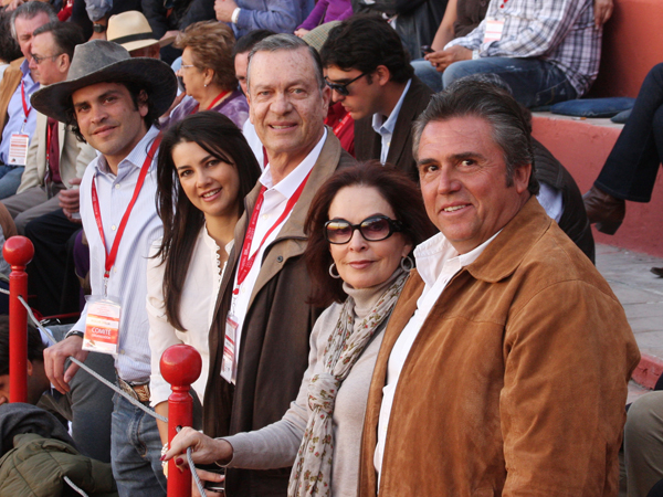 Paviche, Casillas y Prez Salazar