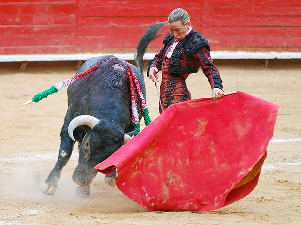 Cambio de mano por delante