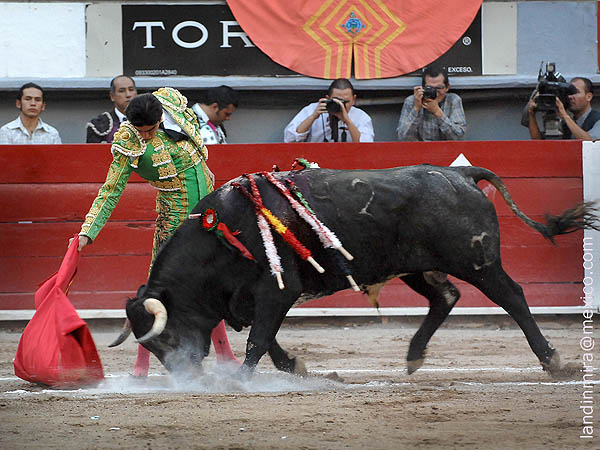 Sobre las rayas del tercio