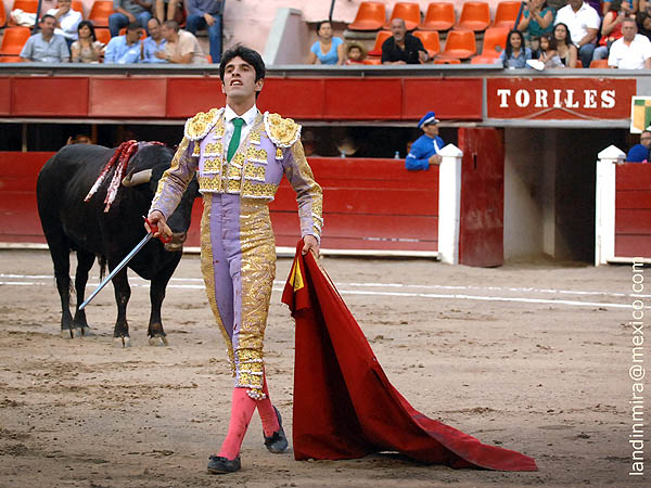 Abri la puerta del toril