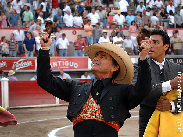 Recibiendo el cario de Aguas