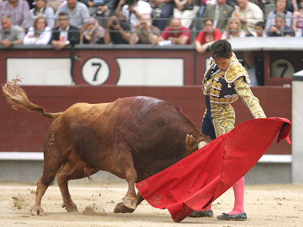 Se acostaba por el izquierdo