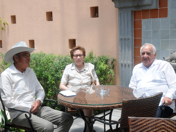 Emilio con Doa Alicia y Don Hugo