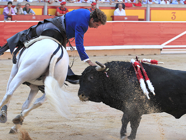 Agarrando al toro