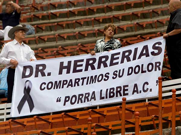 Todos con el Dr. Herreras