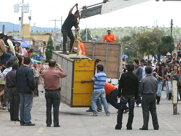 Ponen los cajones en la calle