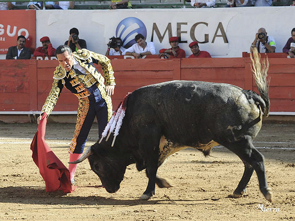 Mano en la cintura