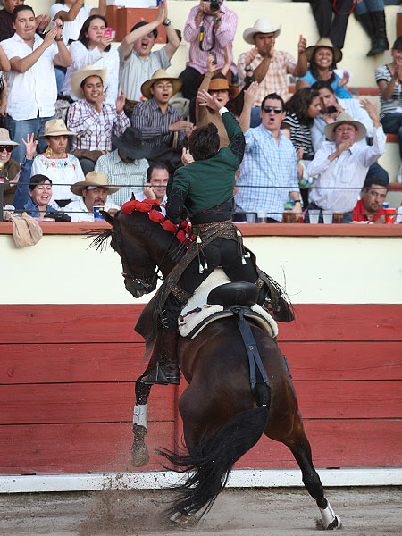 Convence y emociona