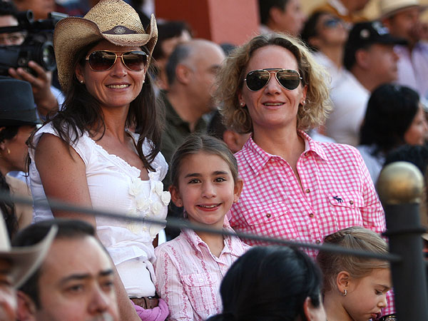 Mnica y Ramona, presentes