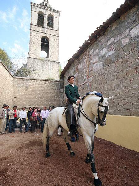 Calentando caballos