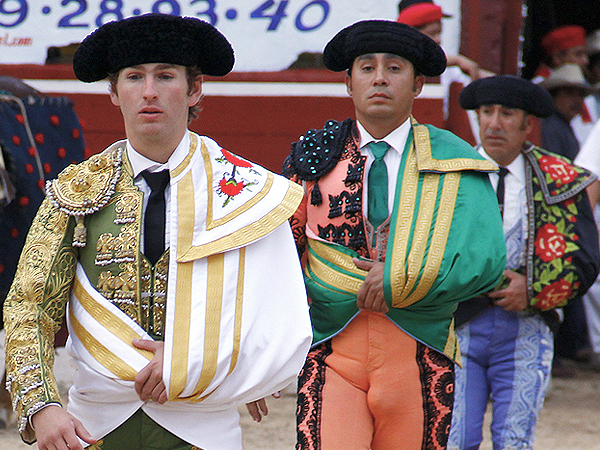 El Payo y Pascualett, parten plaza