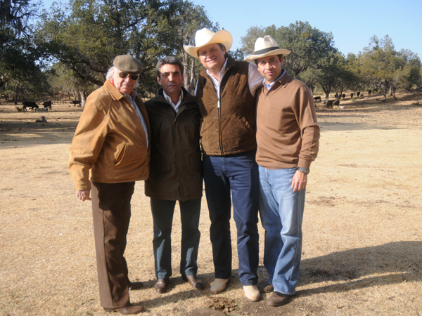 Los Moreno, Checo y Victorino