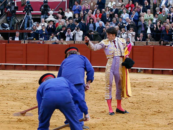 Una oreja y una herida