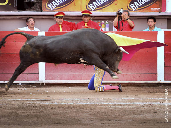 Barrera inicia el festejo