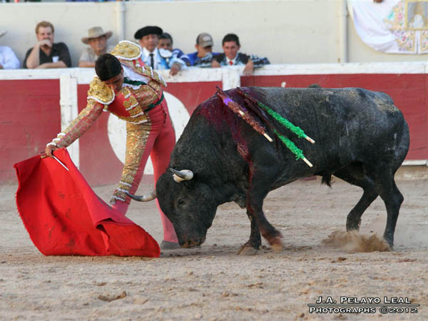 La faena de Alberto Espinoza