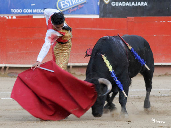 Luciendo el chaleco