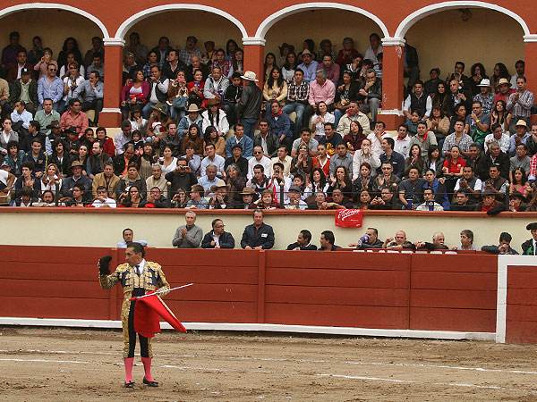 Gran entrada en la primera de feria