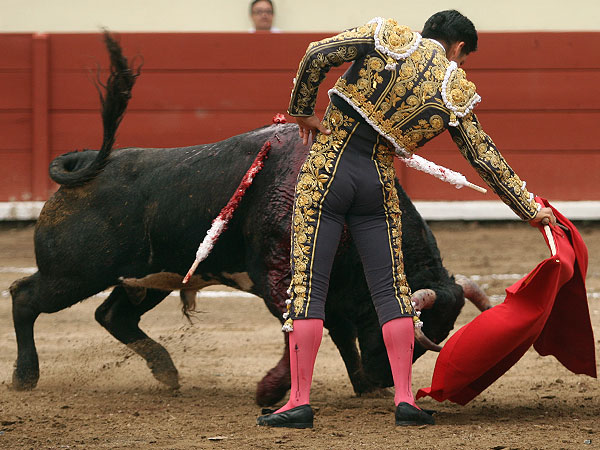 Bajando la mano