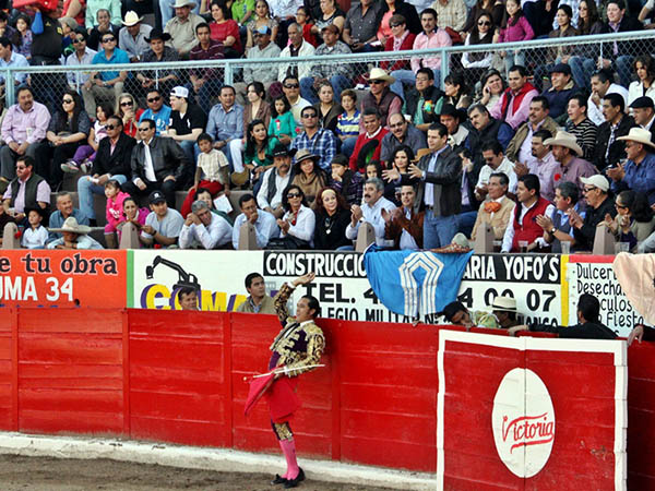 Brindis a Miguel Alonso