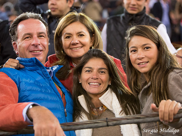 Paty Orvaanos y los Aloi