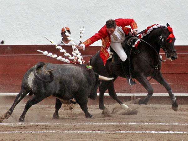 Cortas al estribo