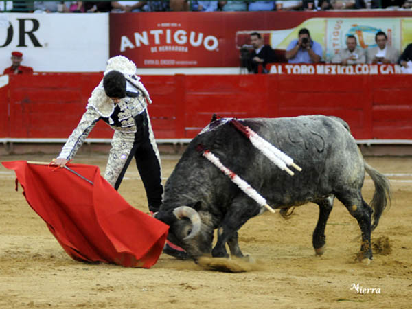 Un San Isidrio bajo y descolgado