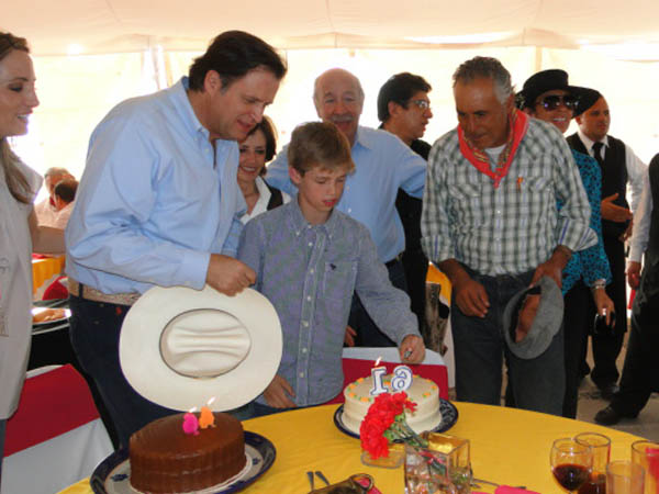 Tradicionales velitas y maanitas