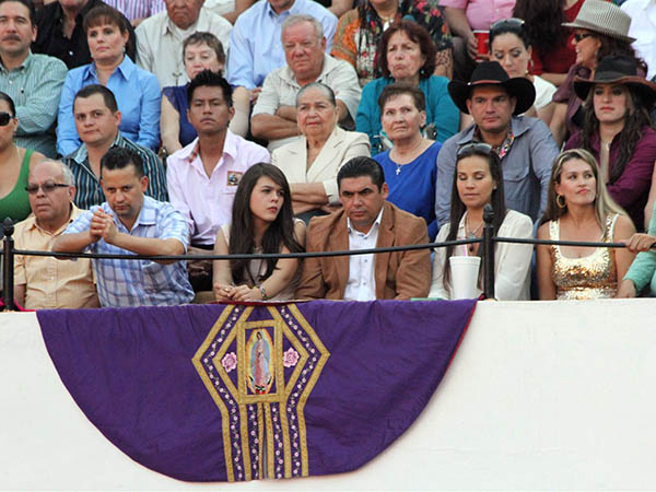 Capote en obispo y oro