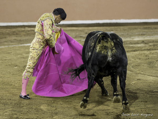 Lalo inicia el mano a mano