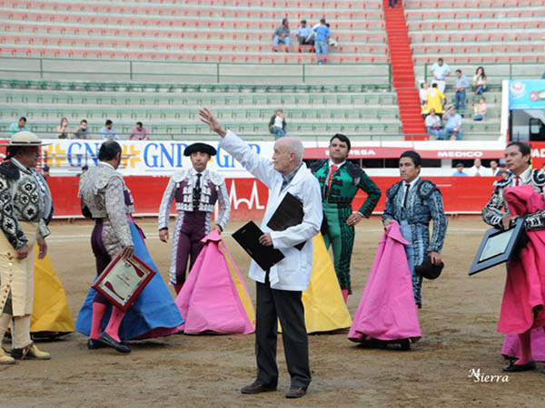 Reconocimiento a Gonzlez Camarena