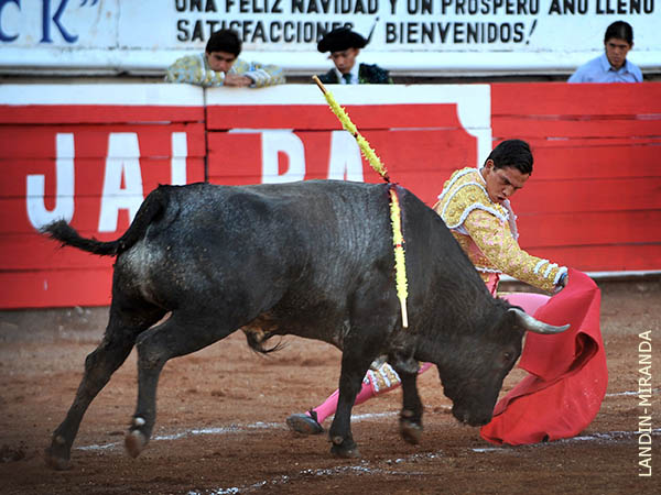 Sobre las rayas del tercio