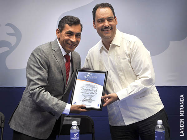 Entrega de reconocimiento