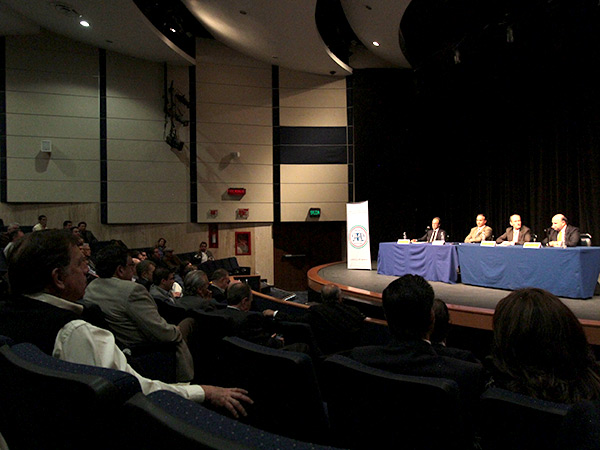 Mesa redonda de ganaderos