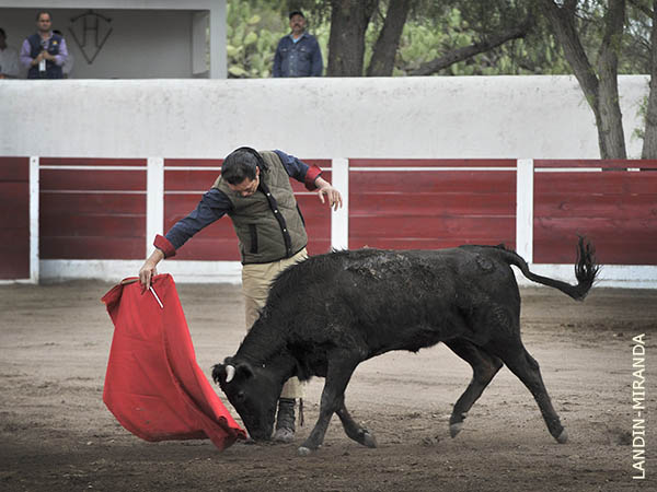 Expresivo con la derecha