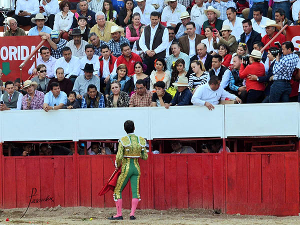 Brindis a Miguel Alonso