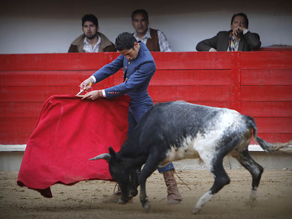 Remate en el tercio